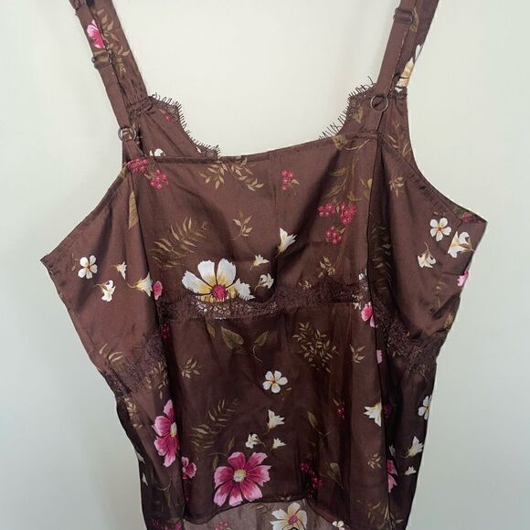 Old Navy silky v-neck sleeveless top - Picture 3 of 4